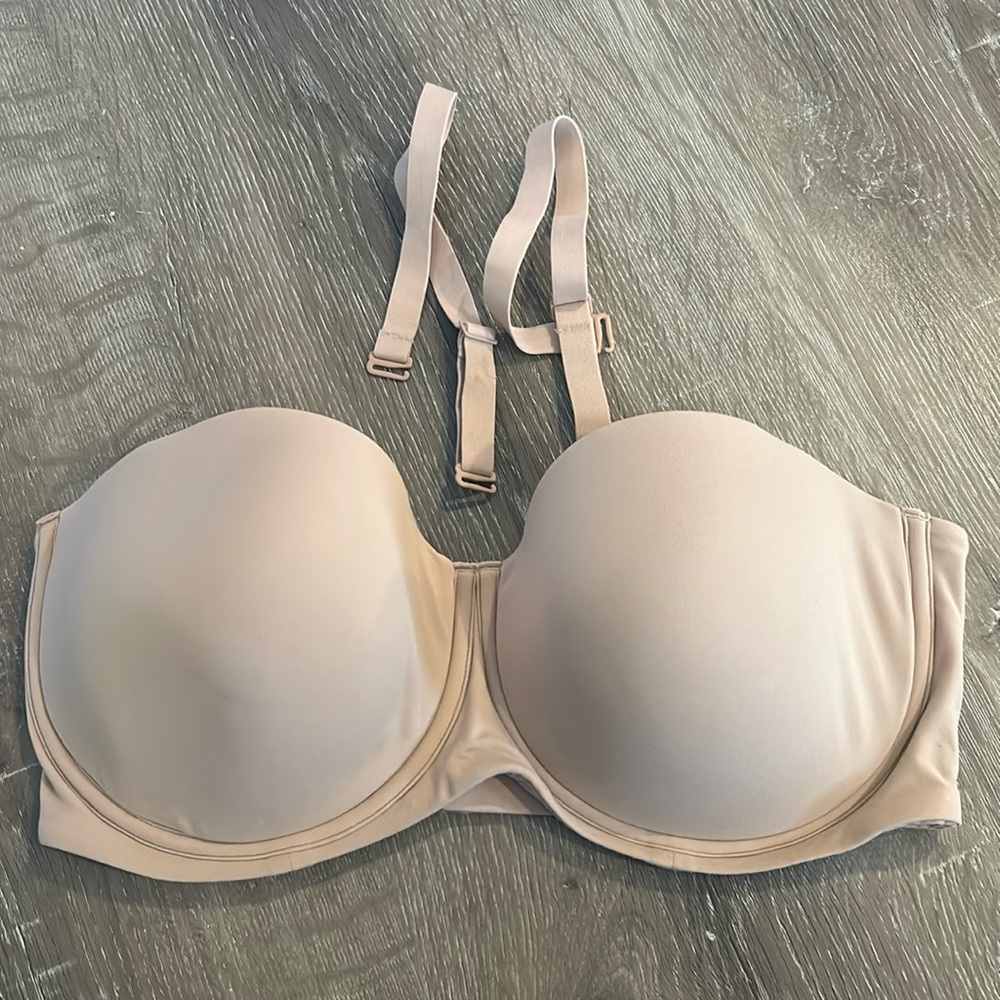 COPY - Skims Strapless Bra